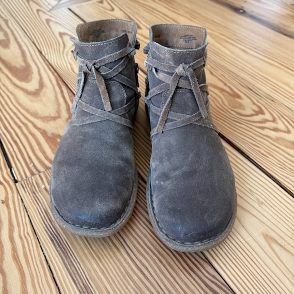Born Womens 7.5 Tarkiln Bootie Ankle Boot Distress Suede Leather Side Zip Brown